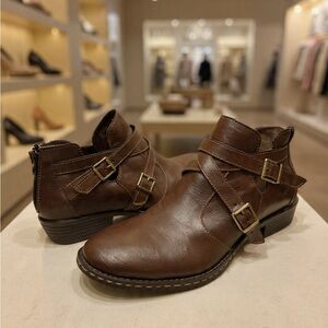 boc Womens Size 10 Brown Leather Ankle Boots Buckle Strap Low Heel Booties
